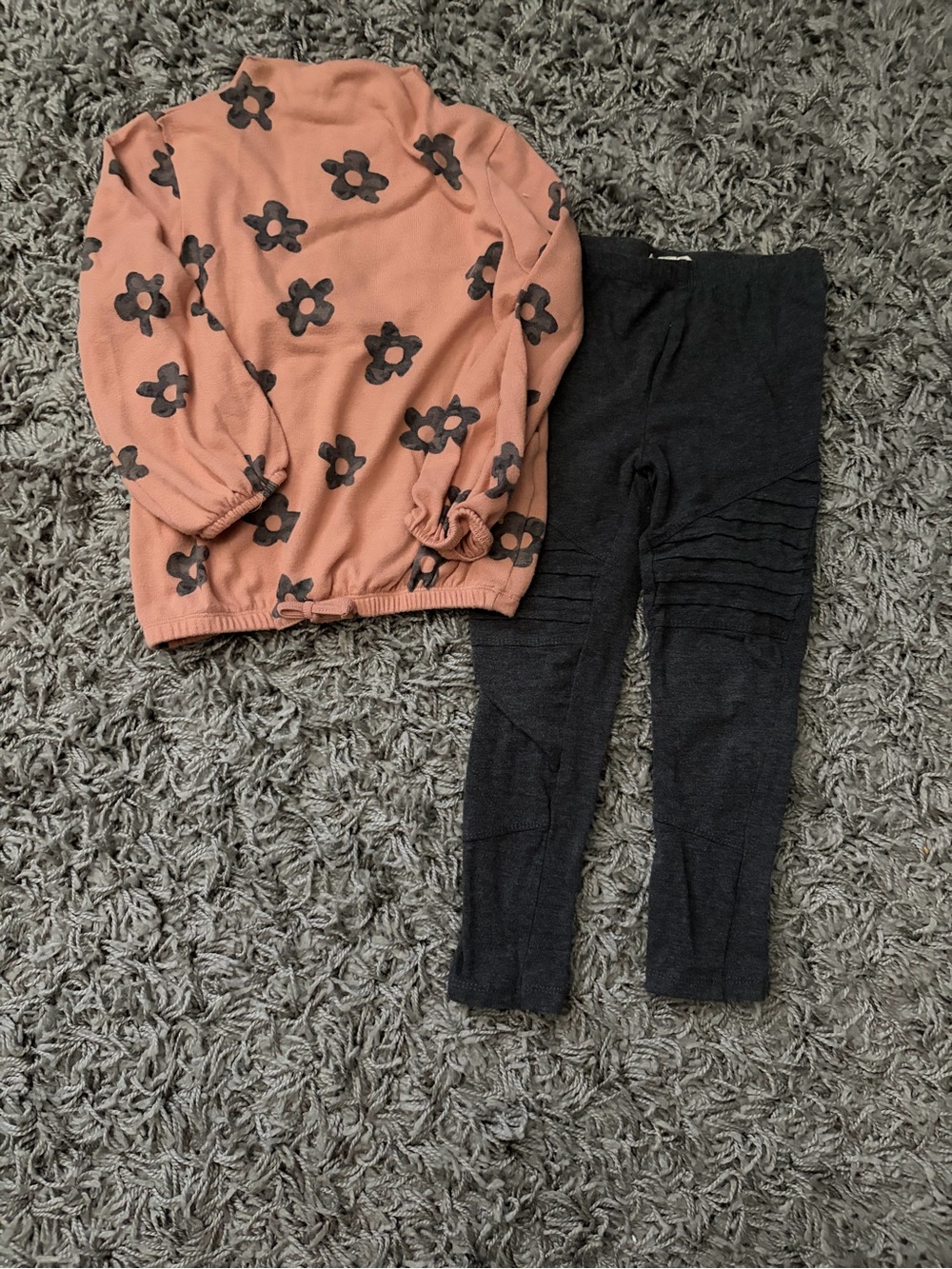 Jessica Simpson Pink Floral Pullover with Black Ribbed Leggings